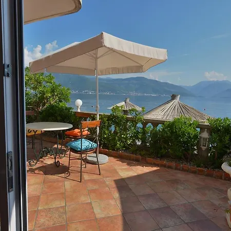 Apartments Palace Mira Mare Tivat Exterior photo