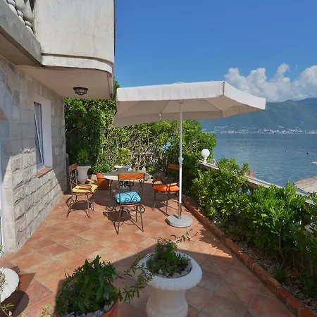Apartments Palace Mira Mare Tivat Room photo