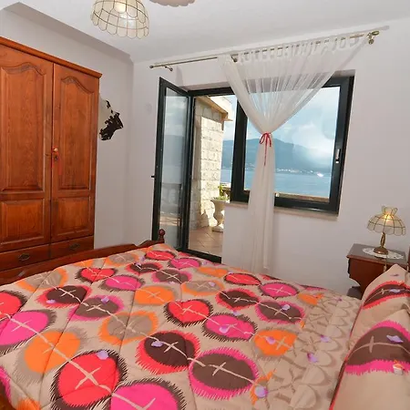 Apartments Palace Mira Mare Tivat Exterior photo