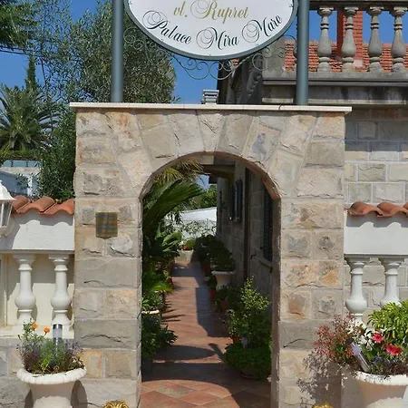 Apartments Palace Mira Mare Tivat Exterior photo