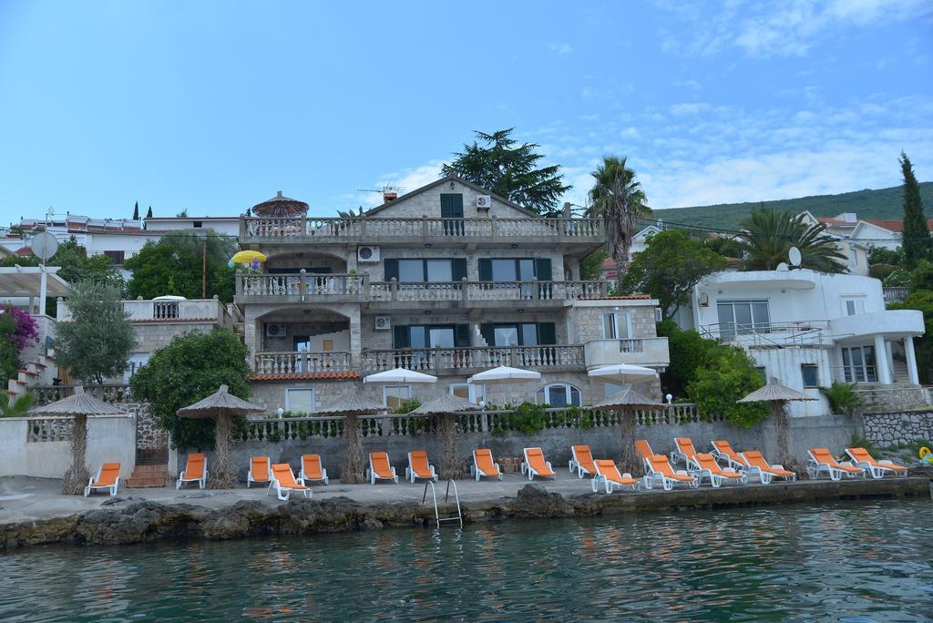 Apartment Palace Mira Mare Tivat
