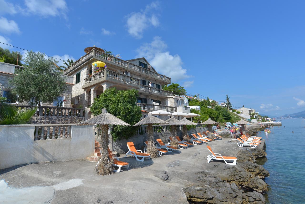 Palace Mira Mare *